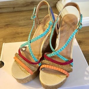 ✨Fun and flirty wedge sandals ✨